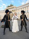 Жанровые фотографии. Выпускники средней школы на Дворцовой площади