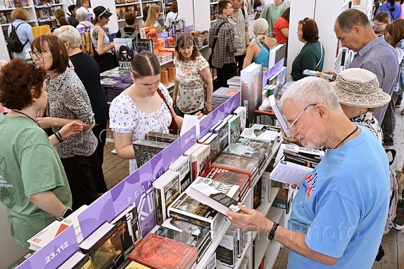 XII Книжный фестиваль 'Красная площадь' на Красной площади