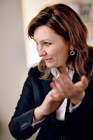 Президента Группы компаний 'Лёдово' Надежда Копытина во время интервью в своем рабочем кабинете.
