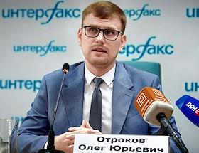 Прредседатель комитета по молодежной политике Ростовской области Олег Отроков, во время пресс-конференции, в пресс-центре информационного агентства 'Интерфакс' в Ростове-на-Дону
