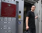 Следственные мероприятия по делу создателя детского развивающего центра 'Катюша' Игоря Козьякова, обвиняемого в хищении 7 млн рублей, переданных в качестве займа, в МВД по Головинскому району Москвы