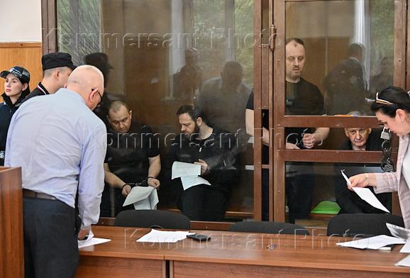 Судебное заседание по делу вице-губернатора Брянской области Николая Симоненко, обвиняемого в злоупотреблении полномочиями при строительстве оборонительных сооружений,  в Хамовническом районном суде