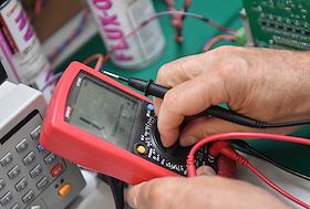 Пресс-тур на производственную площадку российского автопроизводителя EVM в R&D-центре. Инновационный разработки для автомобиля UMO 5, адаптированный для России электрический кросс-хэтчбек на базе китайского GAC Aion Y Plus