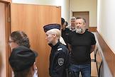 Заседание Петроградского районного суда по уголовному делу о растрате средств телеканала 'Санкт-Петербург'