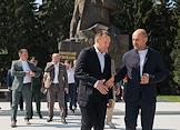 Праздничные мероприятия, посвященные празднованию 115 лет со дня рождения героя СССР, разведчика Николая Кузнецова. Открытие обновленного памятника Николаю Кузнецову в Екатеринбурге