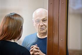 Оглашение приговора по делу бывшего сенатора Александра Сабадаша и бывших топ-менеджеров банка 'Таврический' Сергея Сомова и Дмитрия Гаркуши, подозреваемых в мошенничестве в Головинском суде