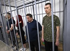 Заседание суда о продлении срока содержания под стражей администраторам форума WayAway даркнет-сайта 'Кракен' Александре Гришиной, ее мужу Александру Гришину, Дмитрию Кононенко (никнейм Люцифер) и Игорю Малееву, обвиняемым в преступном сообществе и пособничестве в покушении на распространение наркотических средств, в Московском городском суде