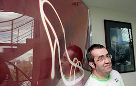 Гаррет Джонсон, директор по стратегическому маркетингу ОАО 'МТС', в офисе компании