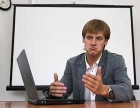 Директор Корпоративного Университета 'АльфаСтрахование' Александр Анапольский во время интервью в офисе своей компании