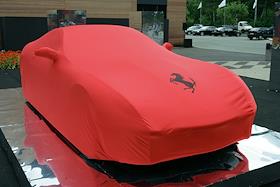 Открытие второго совместного автосалона Ferrari и Maserati в Москве. Автосалон площадью 340 кв. м расположен на Рублево-Успенском шоссе, в поселке Барвиха, в Luxery Village