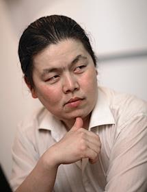 Заседание Круглого стола в переговорной Издательского Дома 'КоммерсантЪ'. Участники: Максим Циприс, совладелец интернет-магазина 'Старая книга'. Максим Левитин, директор по продажам творческой мастерской 'Ламартис'. Руслан Ашымканов, глава представительства компании 'Траут и партнеры' в странах СНГ