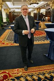 Джон Пимм, ведущий эксперт 'Watson Wyatt Worldwide' в области систем вознаграждения руководителей высшего звена и членов Советов директоров, в гостинице 'Ритц-Карлтон'