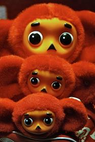 Автомобильная пробка. Чебурашки в витрине бутика Bosco Sport