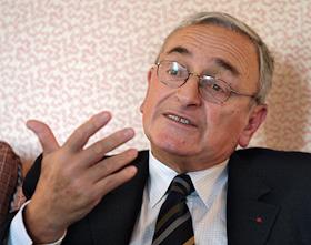 Клод Мандиль - исполнительный директор Международного энергетического агентства (МЭА) в посольстве Франции