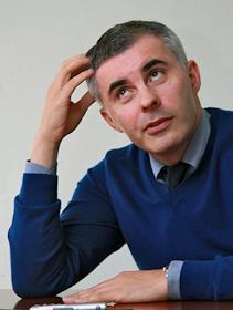 Совладелец компании 'Дымовское колбасное производство' ('Дымов') Вадим Дымов во время пресс-конференции в издательском доме 'Коммерсантъ'