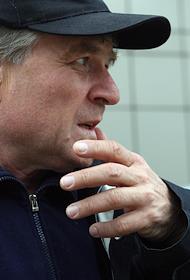 Композитор Григорий Гладков осматривает квартиру в жилом комплексе 'Город яхт'