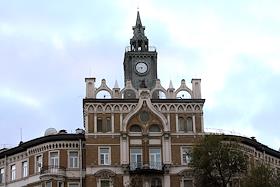 Часы на доме страхового общества 'Россия' на Сретенском бульвар дом 6 стр 1 и 6 стр 2 
