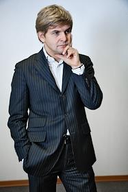 Управляющий партнер компании 'Blackwood' Константин Ковалев во время интервью в офисе компании