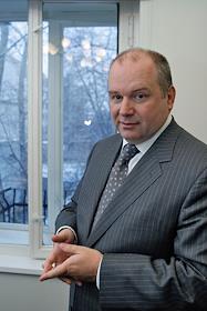 Председатель совета директоров ООО 'Центр развития экономики' Александр Бойко во время интервью в своем кабинете.
