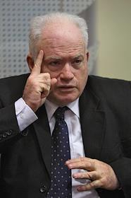 Заместитель министра обороны Израиля Амос Гилад в аэропорту Домодедово