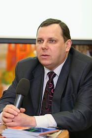 Презентация книги Николаса Бейта 'Как преодолеть экономический спад. План выживания бизнеса. Сергей Потапов. Взгляд из России' в Торговом доме 'Библио Глобус'.
