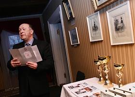 Директор дома-музея декабристов Евгений Ячменев во время награждения победителей традиционного шахматного турнира, посвященному памяти декабристов. Турнир проходил в доме-музее декабриста Волконского.
