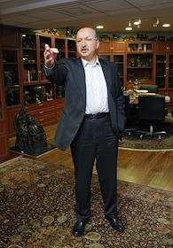 Председатель совета директоров ОАО 'Вимм-Билль-Данн Продукты питания' Давид Якобашвили во время интервью