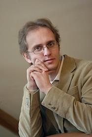 Артем Ейсков, консультант про работе с социальными медиа, фриланс во время интервью