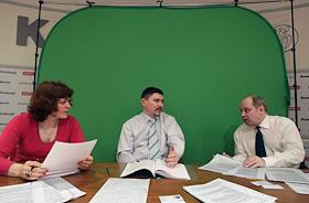 Виталий Барсуков, учредитель компании 'Ветфарм', Игорь Вайншток, генеральный директор научно-производственной компании ЗАО «Партнер», Ирена Бетанова, генеральный директор Центра делового развития 'Бизнесград' во время заседания Круглого стола в переговорной ИД 'Коммерсантъ'