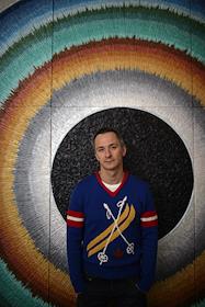 Степан Михалков совладелец ресторанов 'Vаниль', 'SNOB‘S', 'Ветерок', 'Вертинский' во время интервью в ресторане 'Bubblеs'