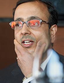 П\к президента компании Unilever в России, на Украине и в Белоруссии Санжива Каккара в 'Калина-баре'. 
 
