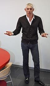 Генеральный директор агентства BBDO Moscow Игорь Лутц во время интервью