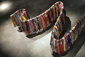 Монтаж выставки из коллекции Франсуа Пино в галерее 'Гараж'