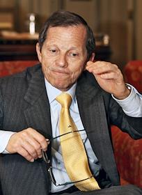 Генеральный директор компании IATA Джованни Бисиньяни в гостинице 'Ритц-Карлтон'.
