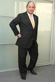 Председатель правления HSBC (Россия) Стюарт Лоусон во время интервью