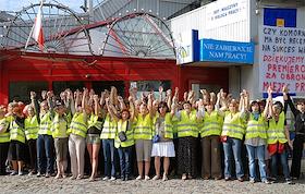 Стычки между торговцами торговых рядов Kupieckie Domy Towarowe (KDT) с сотрудниками частного охранного агентства, в Варшаве