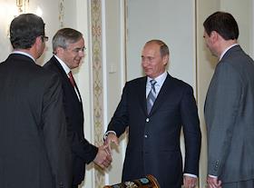 Встреча председателя правительства РФ Владимира Путина с главой Европейского банка реконструкции и развития Томасом Мировым в Ново-Огарево