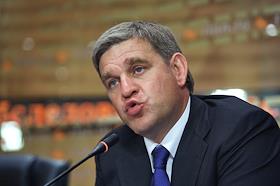 П/к губернатора Приморского края Сергея Дарькина 'Об итогах работы рыбохозяйственного комплекса Приморского края в первом полугодии 2009 года' в агентстве РИА-НОВОСТИ. Бизнесмен Евгений Чичваркин