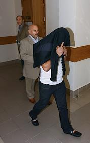 Рассмотрение уголовного дела в отношении банды 'Черных ястребов', нападавших на москвичей по национальному признаку, в Дорогомиловском районном суде