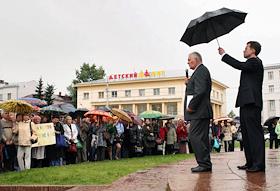Митинг врачей с требованием решить проблемы местных поликлиник и больниц, где не хватает оборудования и персонала, в Архангельске