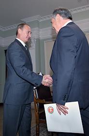 Встреча председателя правительства РФ Владимира Путина с главой Татарстана Минтимером Шаймиевым. Встреча с членами Бюро Союза машиностроителей России, в Ново-Огарево