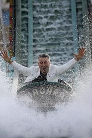 Президент и владелец компании 'Кухнистрой' Валерий Наврузбеков в Центральном парке культуры и отдыха имени М. Горького