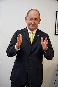 Председатель правления HSBC (Россия) Стюарт Лоусон во время интервью