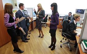 Сотрудники компании 'Сибур - русские шины' в центральном  офисе