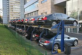 Многоярусная парковка автомобилей