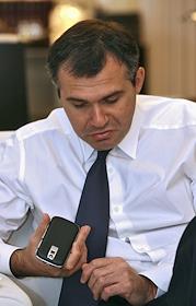 Президент и генеральный директор АФК 'Система' Леонид Меламед в офисе компании