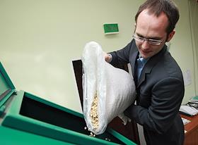 Участник спецпроекта журнала 'Деньги' и Mail.ru, директор компании 'ГРАНДЕГ-РУС' Чигир Андрей.














