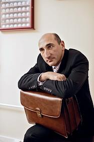 Генеральный директор группы компаний UTS Travel Алексей Крылов во время интервью в офисе компании