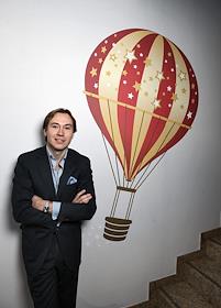 Генеральный директор компании F.D.Lab Александр Лопатин во время интервью в магазине детских игрушек 'Сказка'