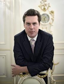 Генеральный директор ЛИГ 'Сафинат' Александр Асмолов во время интервью в доме усадьбы М.П. Клаповской